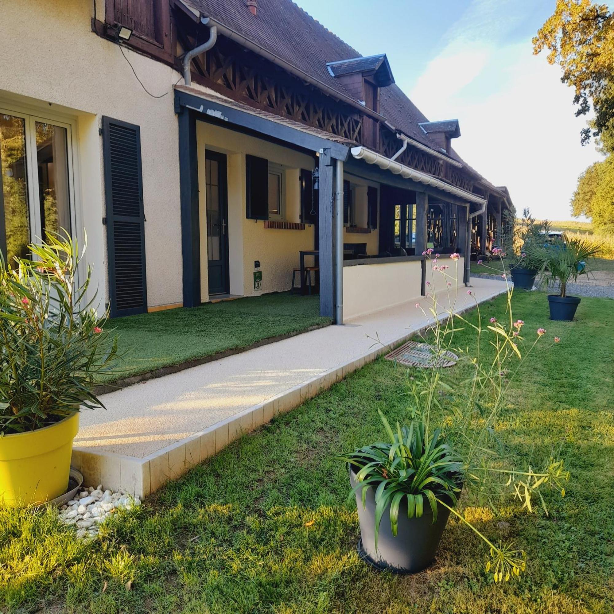 Gite Les Vignes Du Chateau - 4 Personnes Gehee 外观 照片