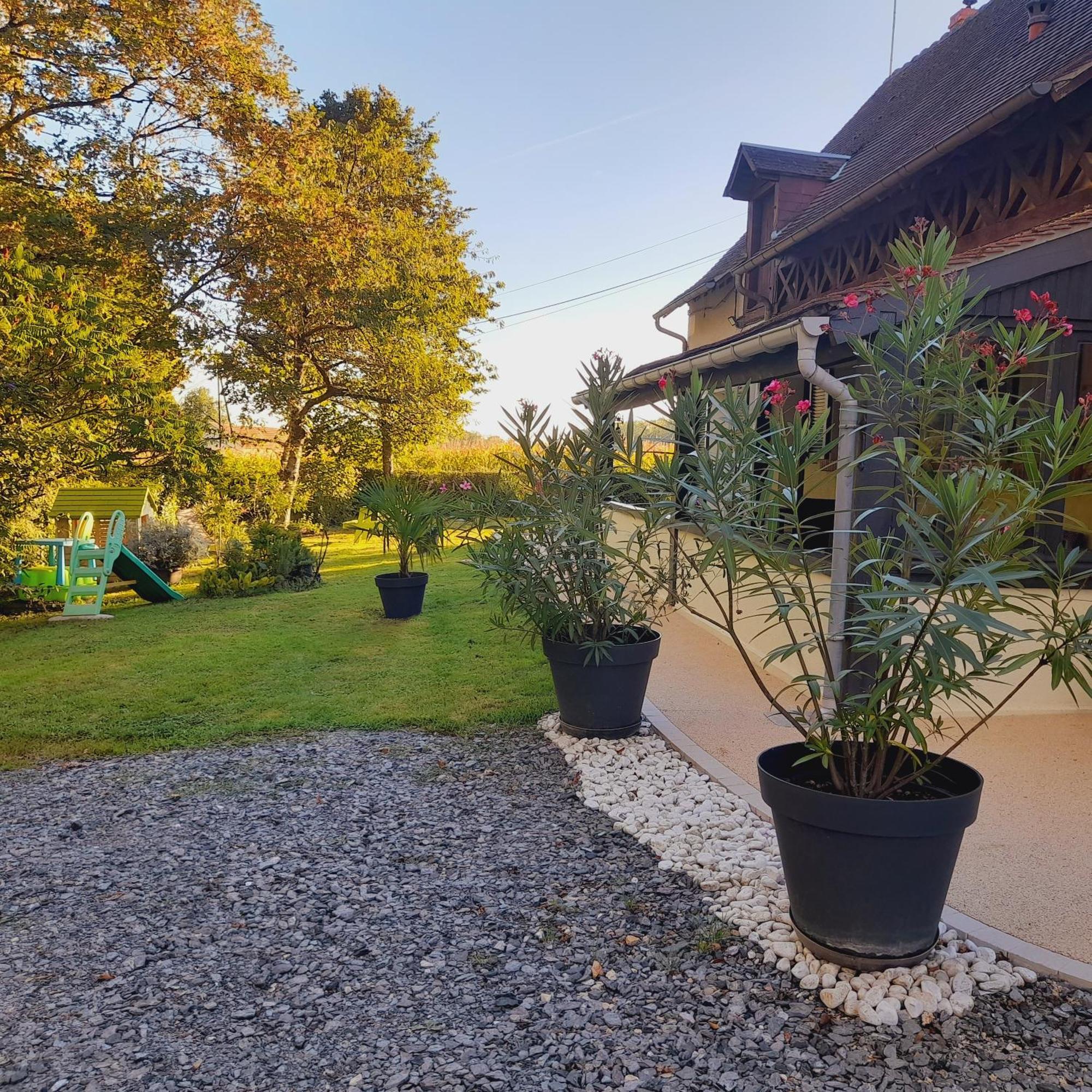 Gite Les Vignes Du Chateau - 4 Personnes Gehee 外观 照片